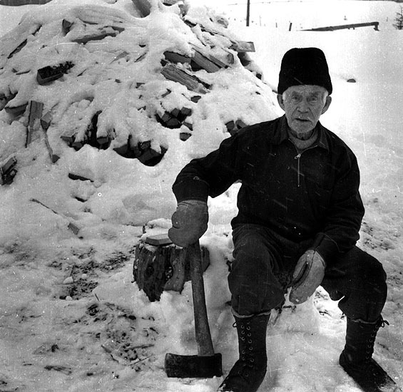 Albert Magnusson, Hacksjö, 88 år, 1956.