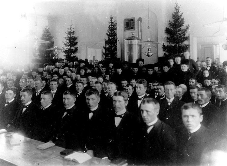 Från folkhögskolans invigning 1 november 1905. ...