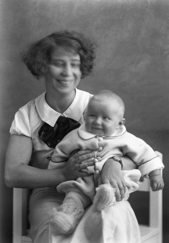 Ev. Greta Modén med sonen Kjell-Åke