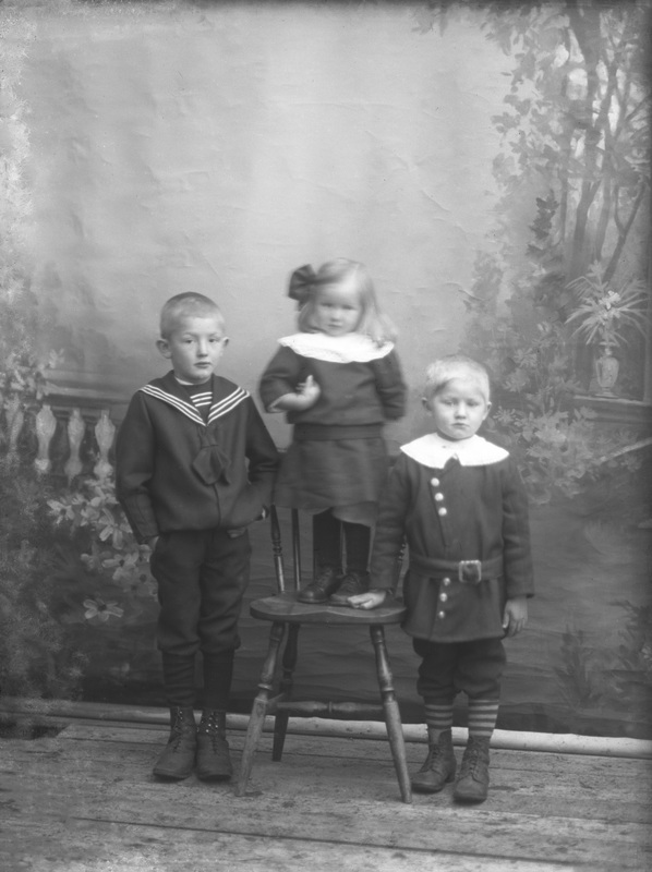 Ida och Reinhold Forsbergs barn i Övre N. Örnäs.