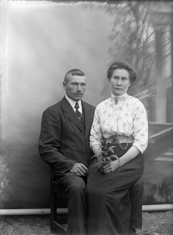 Israel Anton Mikaelsson med fru Eva Mikaelsson,...