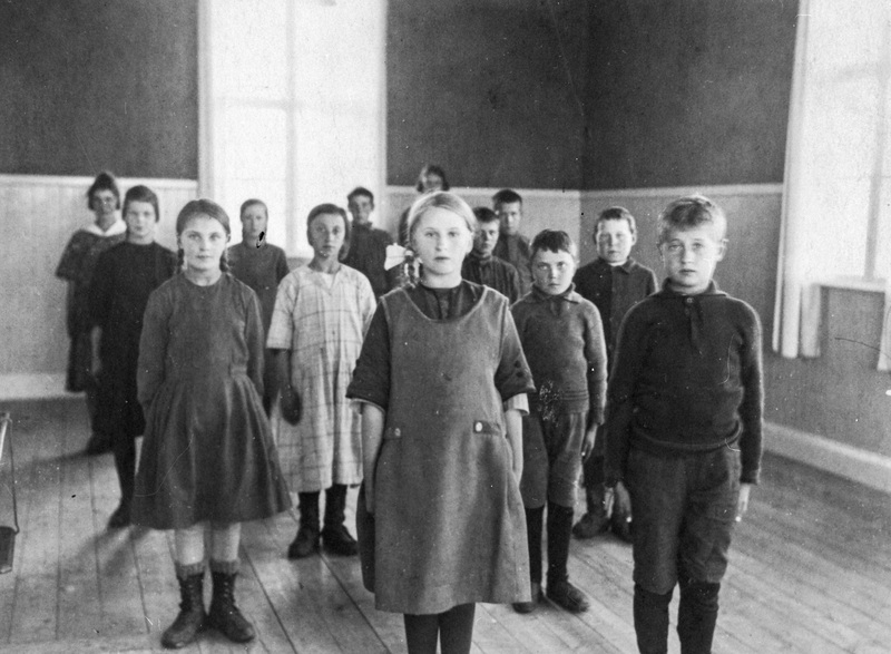 Gymnastik i Hedlunda skola 1923. Klasserna 4-6.