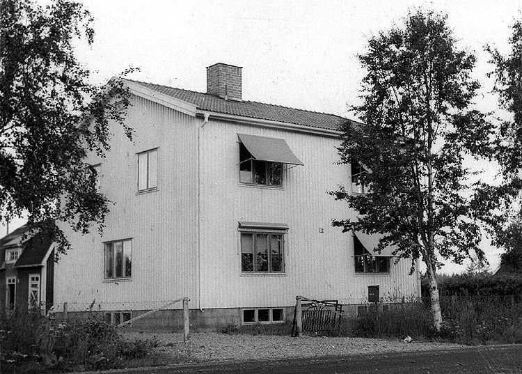 H.E Sjölunds fastighet.