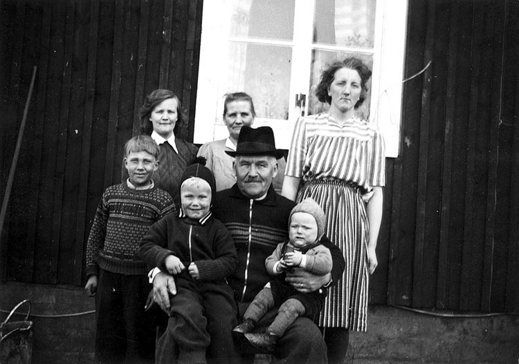Bakre raden från höger: Britta Eliasson, född H...