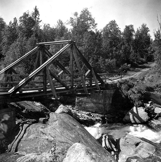 Bron över Gagnesbäcken vid Kultsjön, 1948.