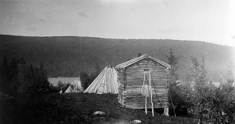 Bod och kåtor i Fatmomakke.