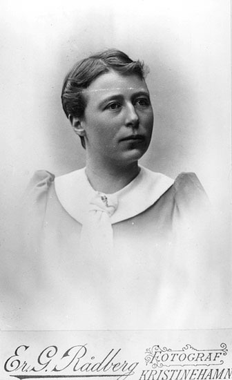 Fru Ellen Nordqvist, född Hellgrén.