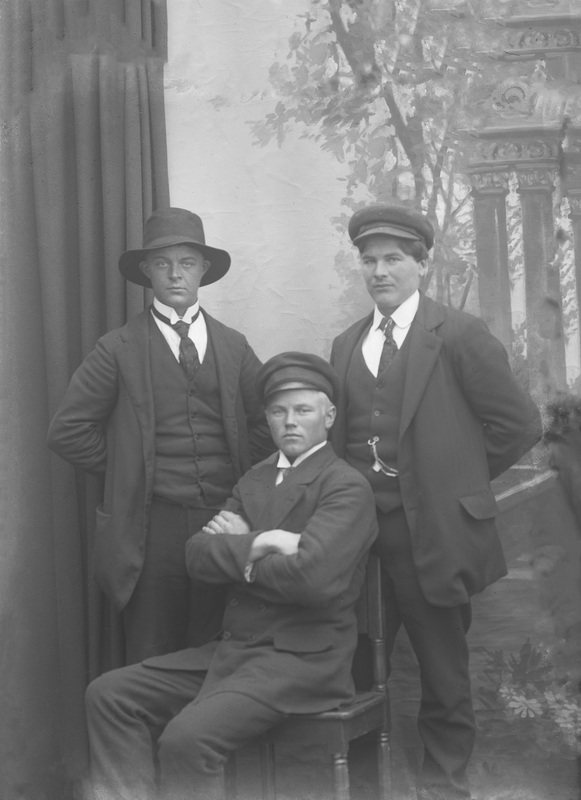 Från vänster: Axel Hjukström, Lomselenäs, Karl ...