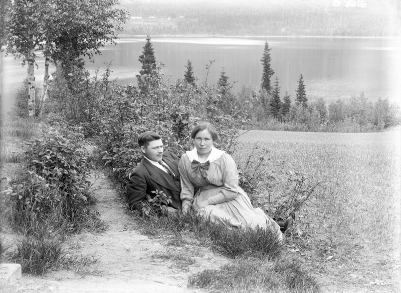 Jonas och Alice. Kortet taget i Häggås.
