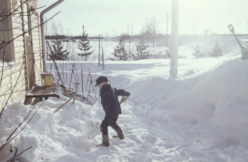 Arne Sahlin-56 skottar snö 2 februari 1962.