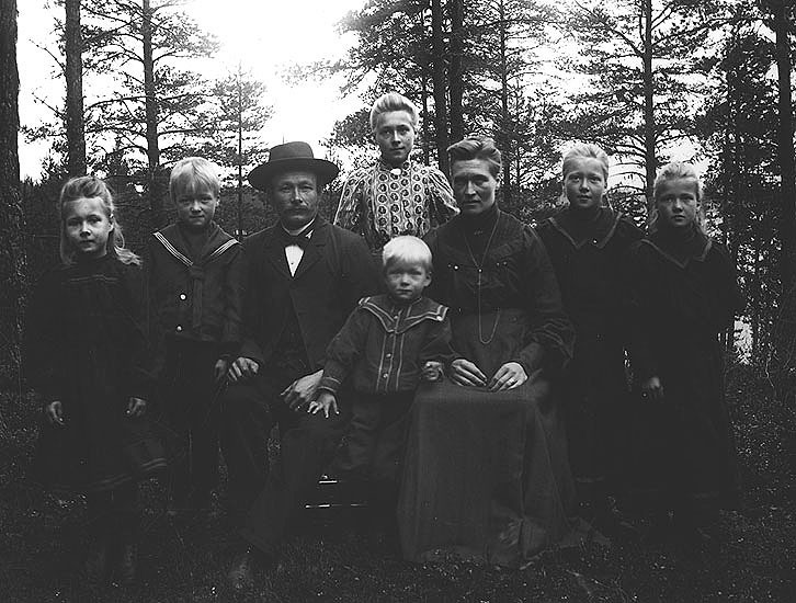 Maria och Jonas Engman med barnen Sanna, Viktor...