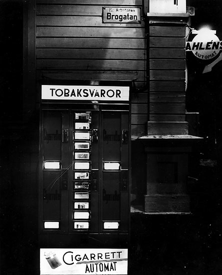 Tobaksautomat, Ahléns Tobak, Kungsgatan 31-Brog...