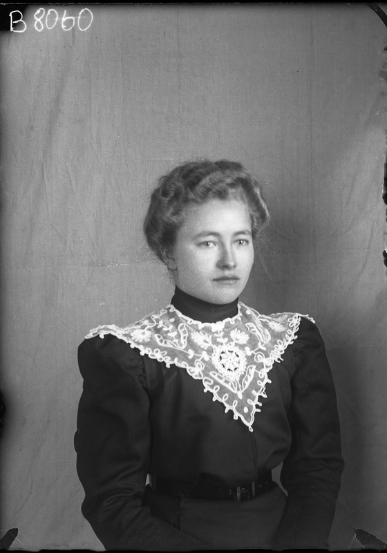 Betty Asplund, gift Hälleberg.