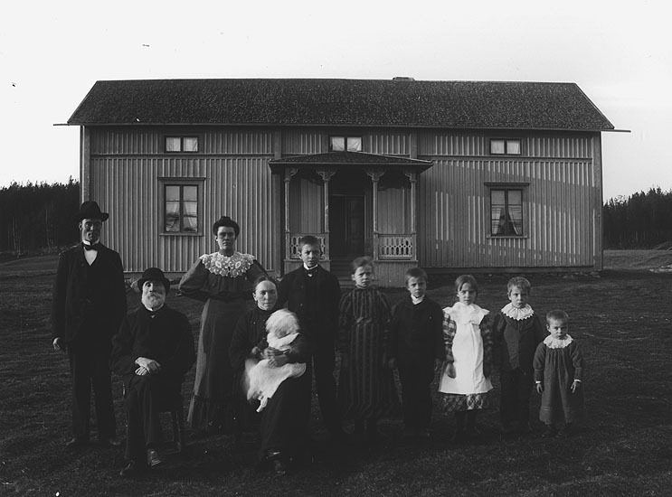 Familjen Johan Jakobsson, Sörfors, Bjurholm.