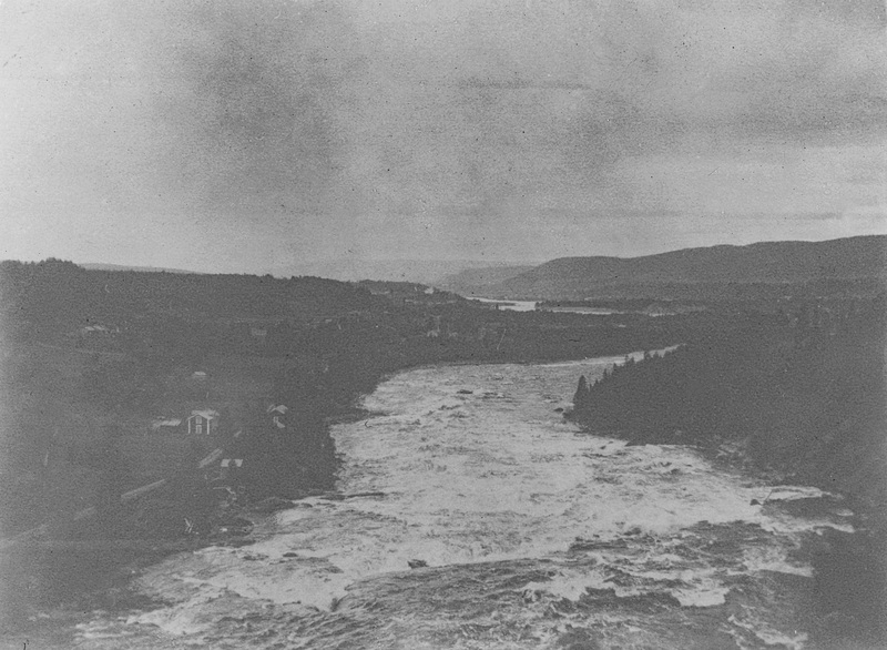 Ångermanälven tagit från bron österut 9 juli 1899