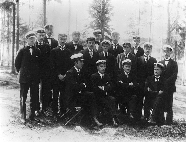 Robertsfors sångarförbund omkring 1920. Stående...
