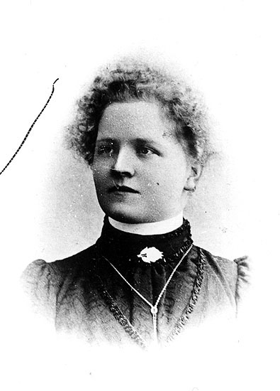 Emma Albertina Bäcklund, född 24/4 1881, död 9/...
