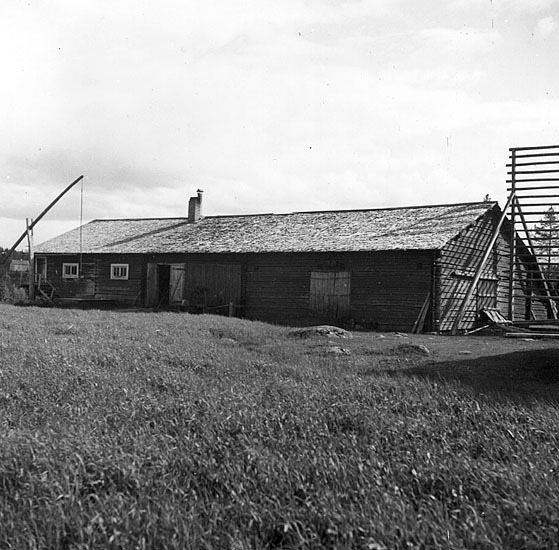 Valter Svenssons ladugård. Foto från väster.