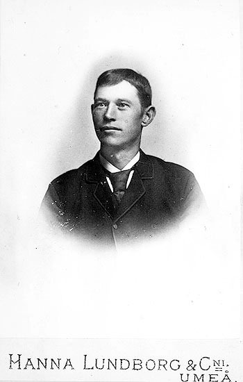L P Mikaelsson, hemmansägare född 1865, död 192...