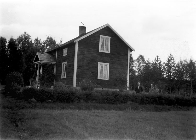 O A Lundströms gård.