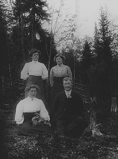 Nils Nygren och dennes systrar, Storarmsjö.