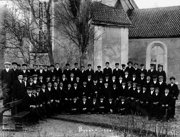 Konfirmation i Bygdeå kyrka, 1909. Nummer 7 frå...