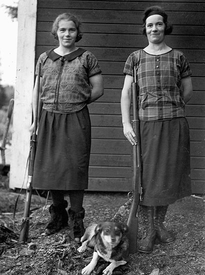 Från vänster: Nanny Lundmark och Eseter Ågren, ...