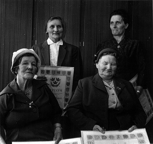 Mjölkdiplomare i Vilhelmina, 1958. Sittande frå...