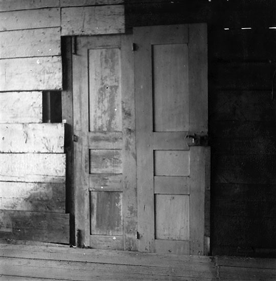 Birger Almroth. De gamla dörrarna.