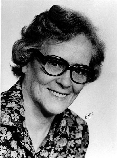 Linnéa Hällqvist (1908-1983) sömmerska i Siksel...