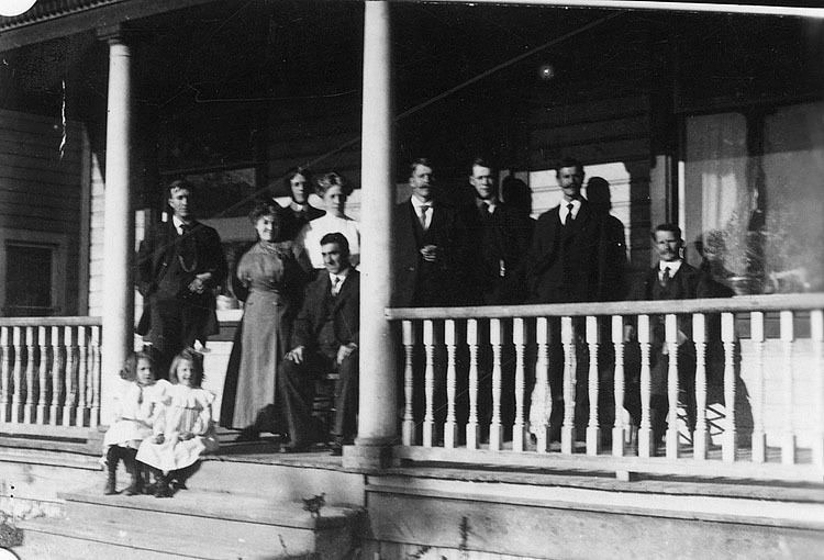 På boarding-house i Winnipeg 1910. Hjalmar Högl...