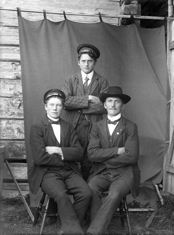Från vänster: Ossian Stenlund, N. Örnäs, Bröder...