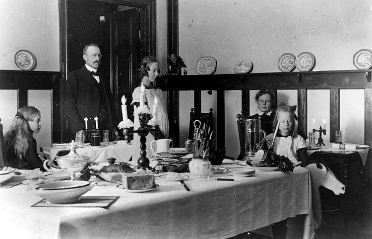Familjen Grapengiesser nyårsafton 1913.