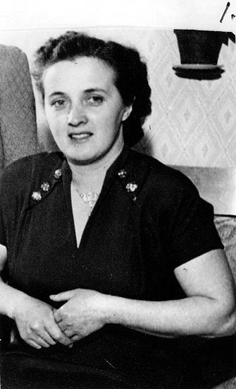 Anna Eivor Bäcklund, född 25/12 1920. Makarna b...