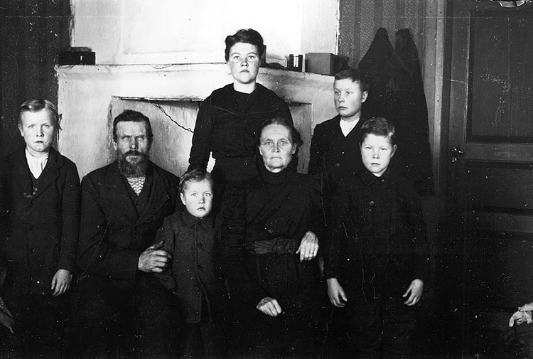 Adam och Agda Olofssons familj.