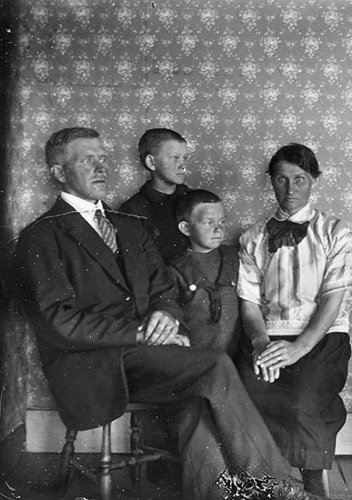 Bonden Axel Carlén, Granås, och hans hustru Ida...