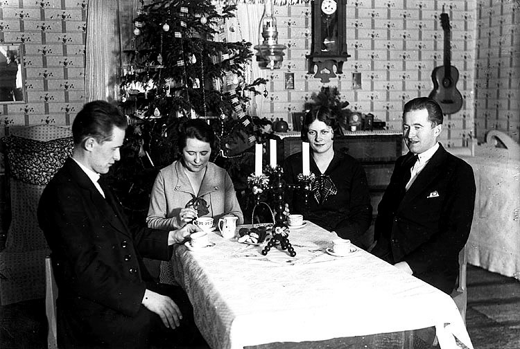 Julen 1930 i Engmans herrgård.  Från vänster: E...