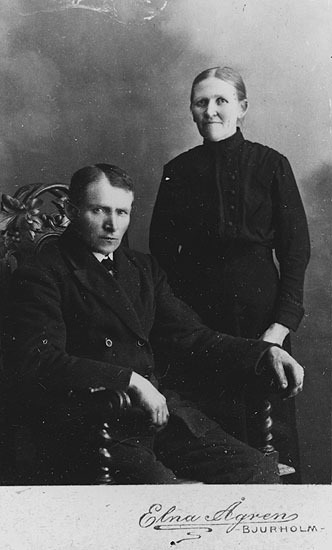Nils August Persson och hans hustru Albertina (...