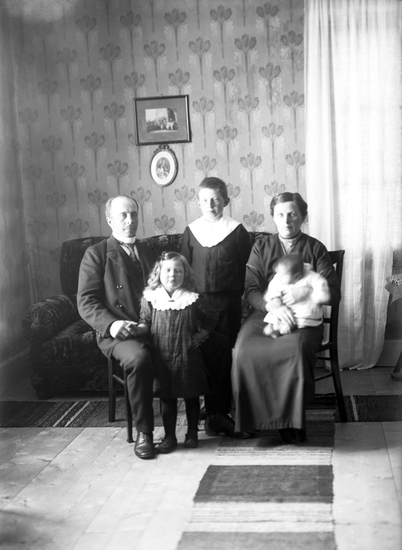 Från vänster: August Renman, Sorsele, dottern E...