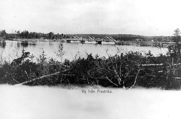 Sundbron Viska. Vid invigningen troligen år 1895.