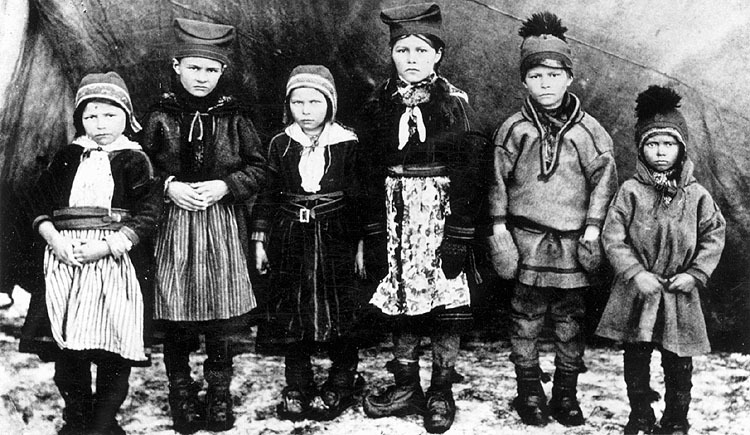 Nomadskolebarn från Ljusliden eller Jukkasjärvi.