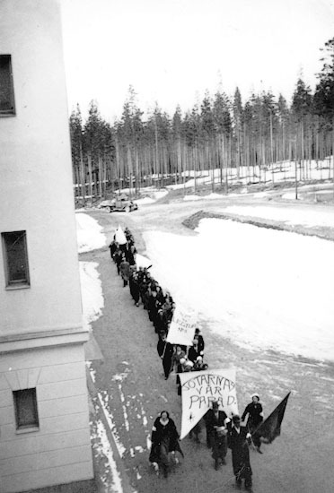 Första maj-demonstration, Hällnäs. 