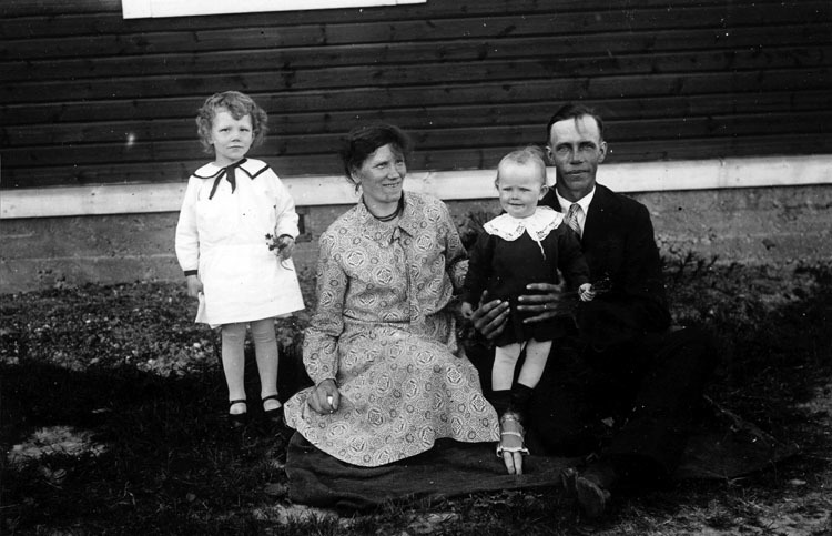 Albin Olovsson med familj.