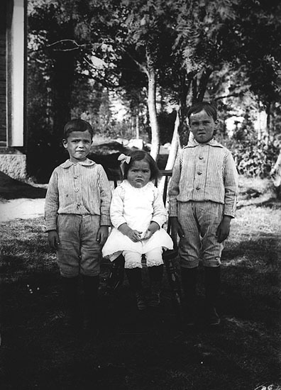 Axel och Selma Sandbergs barn: Holger (född 191...