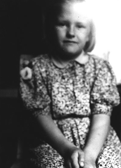 Ulla, dotter tilll Hildur i Rödingbäck. Fotot t...