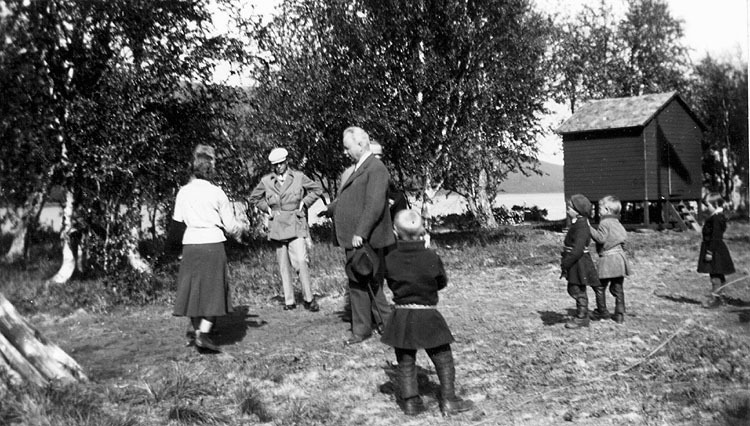 Nomadskolan, Dårraudden den 10 juli 1935. Besök...