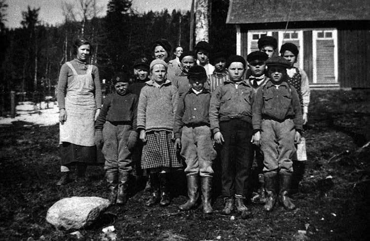 Skolbarn vid Klippens skola på 1930-talet. 
