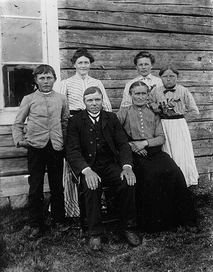 Elof Jonsson med familj, Tresund.