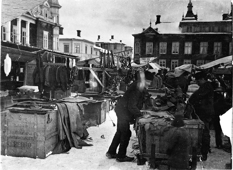Marknadsstånd på torget före 1911.