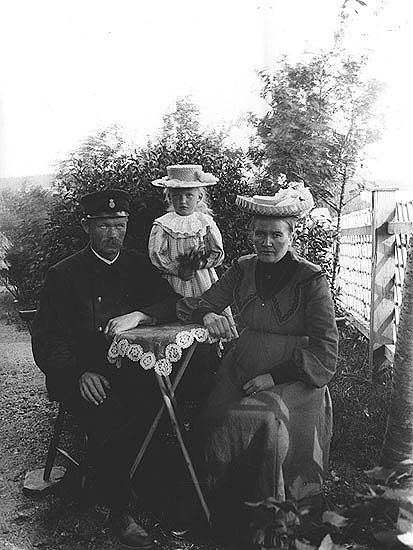 Kronojägare Karl Wikström med hustrun Kristina ...